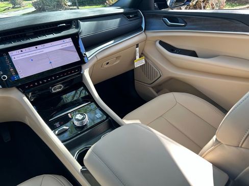 New 2026 Jeep Grand Cherokee L Limited image 11