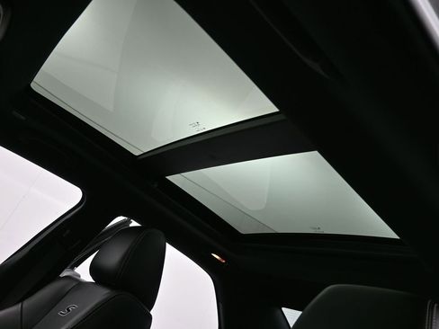 Used 2023 Chrysler 300 S image 16