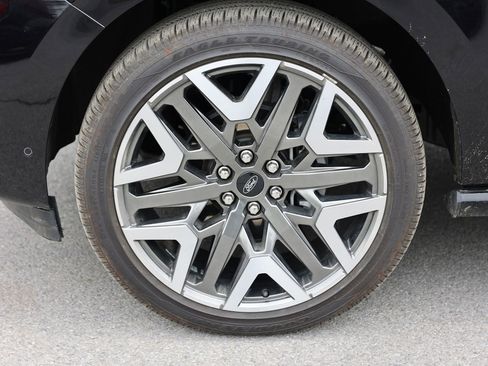 Certified 2025 Ford Expedition Max Platinum w/ Platinum Ultimate Package AWD/4WD image 13