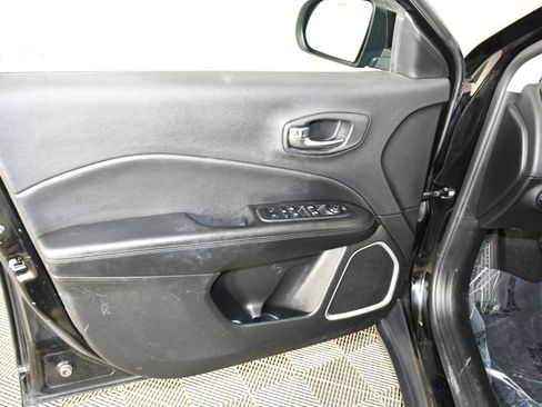 Used 2020 Jeep Compass Latitude image 36