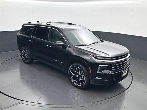 Certified 2025 Chevrolet Traverse High Country w/ LPO, Floor Liner Package image 16