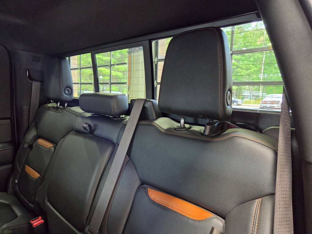 Used 2023 GMC Sierra 2500 AT4 w/ AT4 Preferred Package AWD/4WD image 25