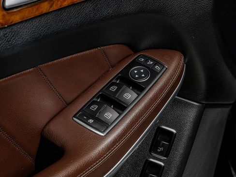 Used 2014 Mercedes-Benz GL 450 4MATIC image 37