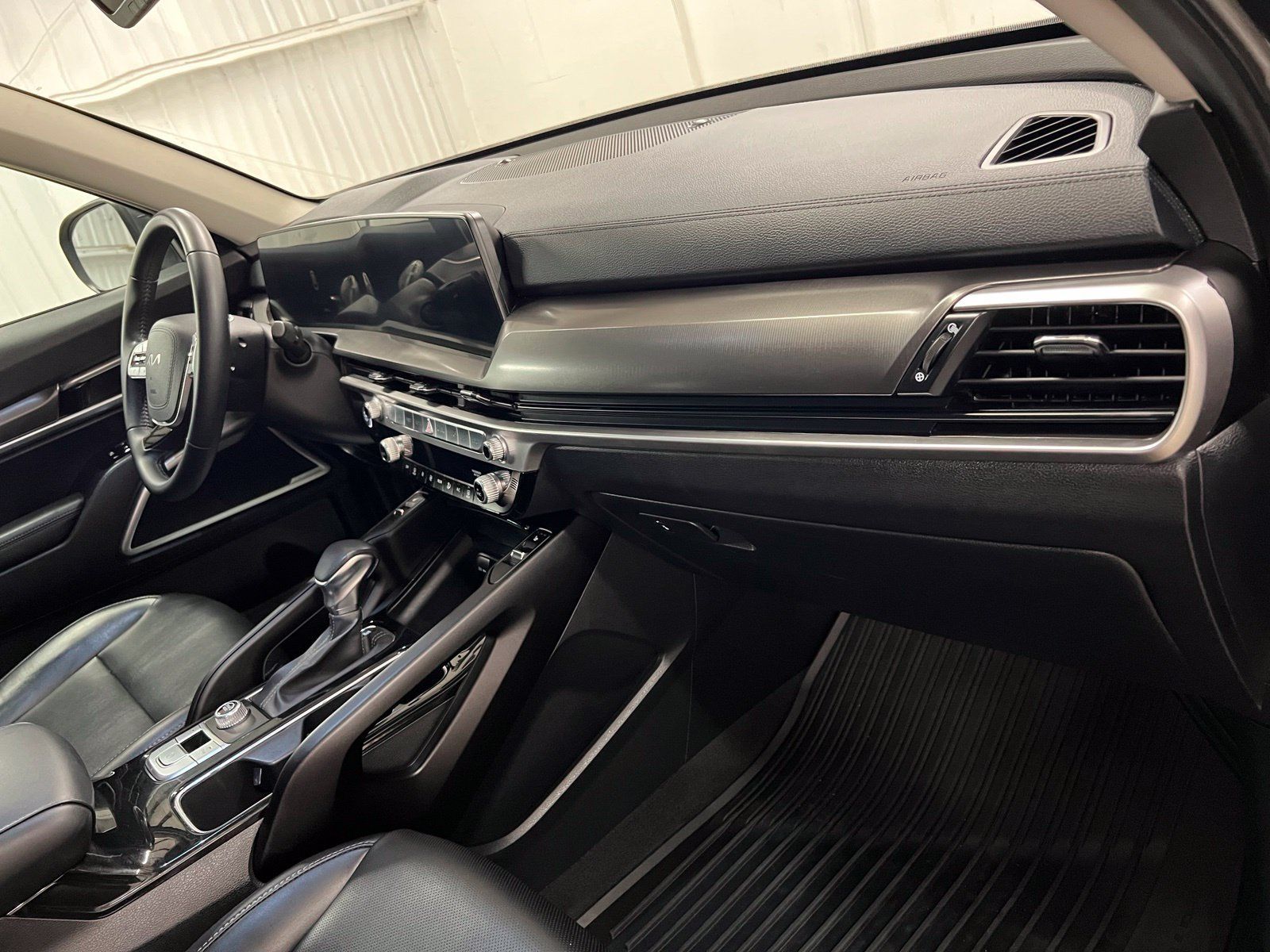 Used 2024 Kia Telluride S w/ S Sunroof Package FWD image 16