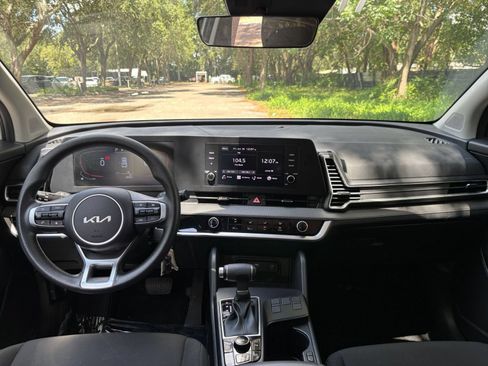 Used 2025 Kia Sportage LX FWD image 31