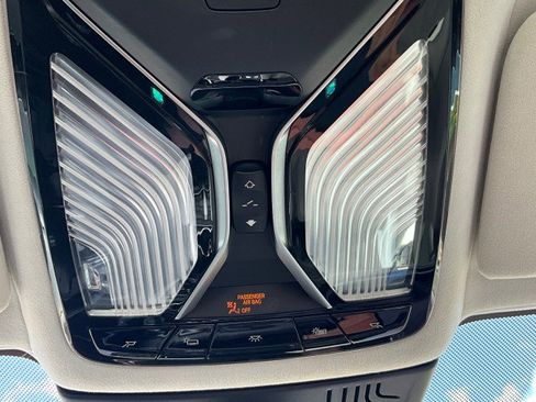 Used 2017 BMW 750i RWD image 19