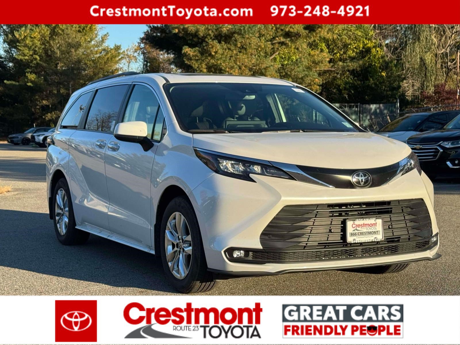 Used 2026 Toyota Sienna XLE AWD/4WD image 2
