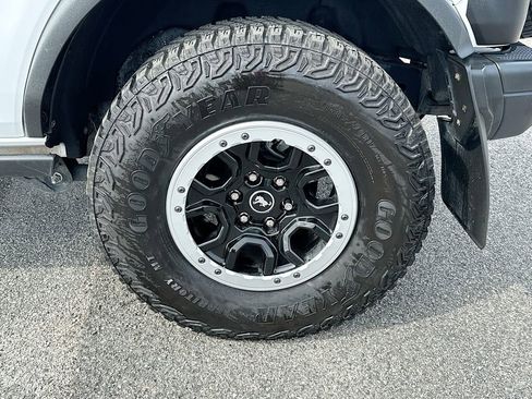 Certified 2024 Ford Bronco Badlands w/ Sasquatch Package image 24