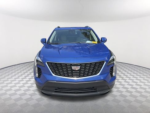 Used 2023 Cadillac XT4 Luxury w/ Cold Weather Package FWD image 9