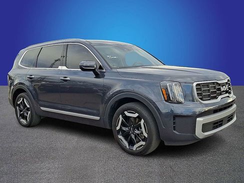 Used 2024 Kia Telluride S FWD image 3