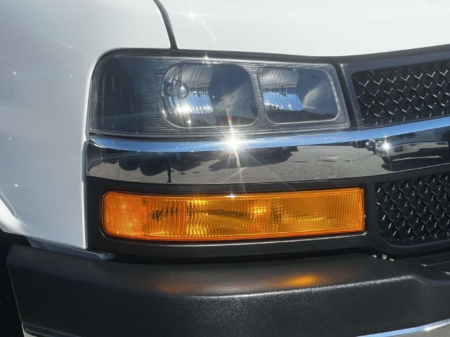 Used 2025 Chevrolet Express 2500 w/ Driver Convenience Package RWD image 8