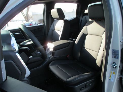 New 2026 GMC Canyon Elevation w/ Convenience Package image 13