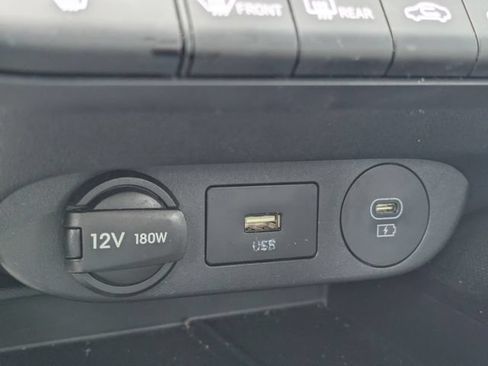 Used 2024 Hyundai Elantra Limited FWD image 22