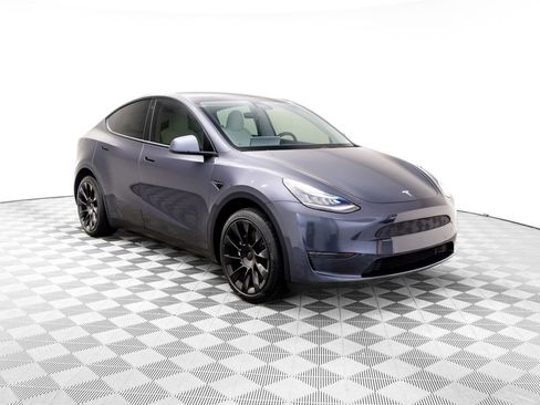 Used 2020 Tesla Model Y Long Range image 7