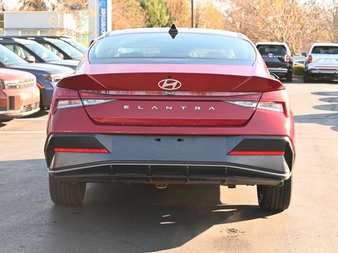 Used 2024 Hyundai Elantra SEL w/ Convenience Package image 6