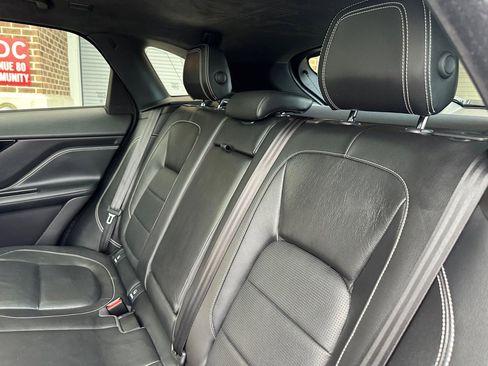 Used 2019 Jaguar F-PACE S image 19