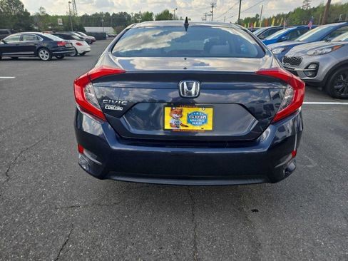 Used 2018 Honda Civic EX image 5