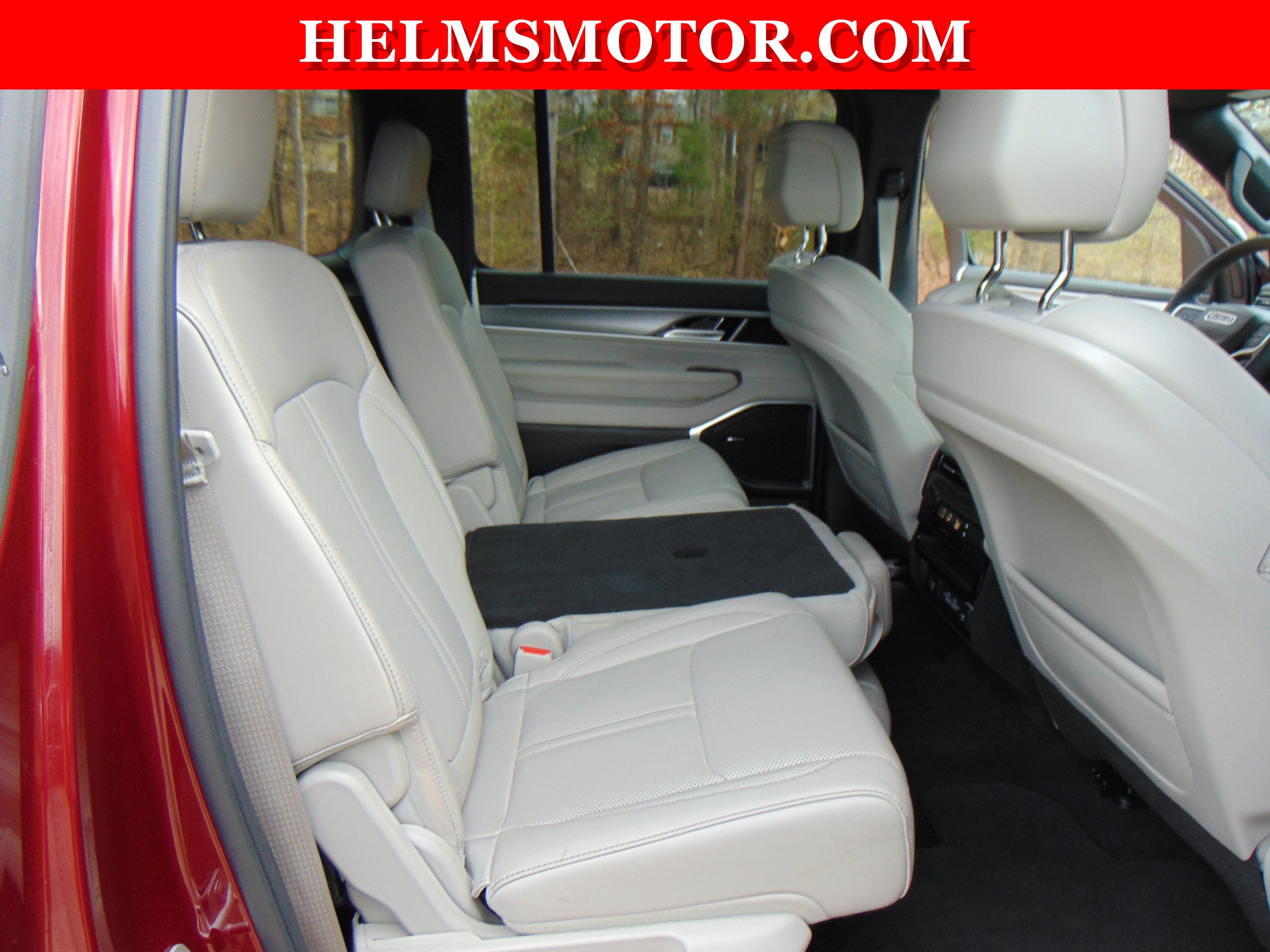 Used 2025 Jeep Wagoneer 4WD image 46