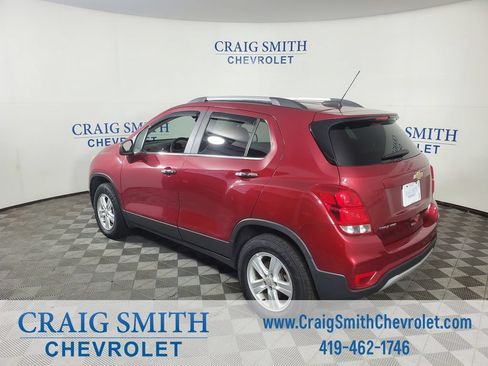 Used 2019 Chevrolet Trax LT w/ LT Convenience Package AWD/4WD image 3