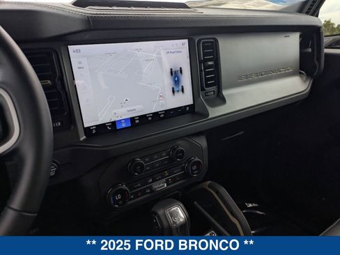 New 2025 Ford Bronco Badlands image 32