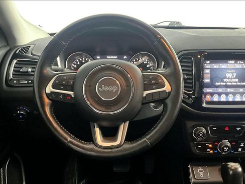 Used 2019 Jeep Compass Limited FWD image 5