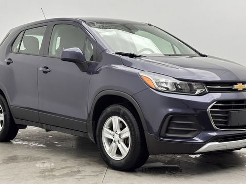 Used 2018 Chevrolet Trax LS image 3