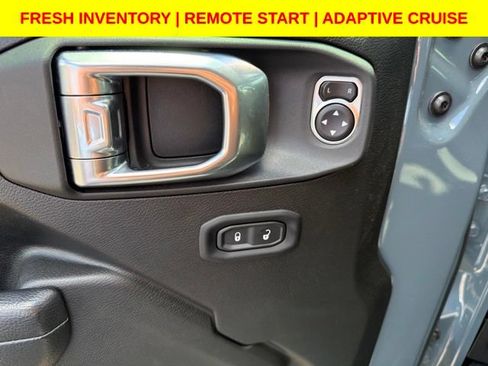 Used 2025 Jeep Wrangler Unlimited Sport AWD/4WD image 19