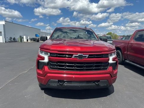 Used 2023 Chevrolet Silverado 1500 RST AWD/4WD image 2