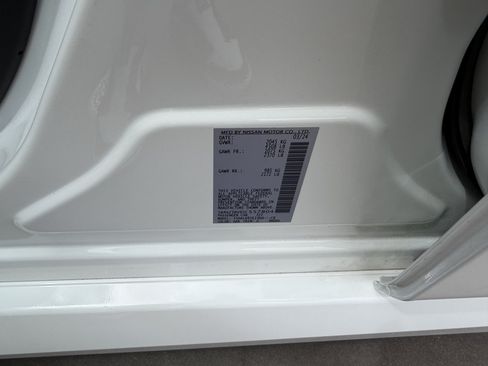Used 2025 Nissan Leaf S FWD image 41