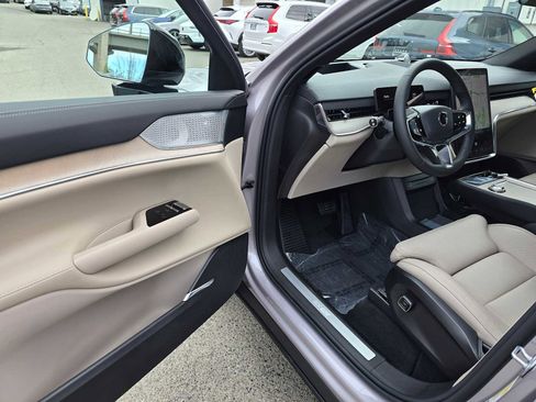 New 2026 Volvo EX90 Ultra image 21