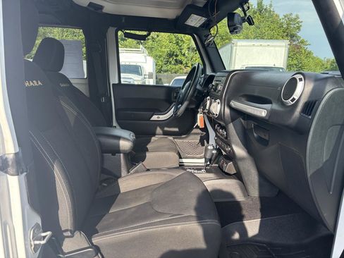 Used 2016 Jeep Wrangler Sahara w/ Trailer Tow Group AWD/4WD image 9