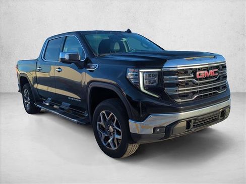 Used 2023 GMC Sierra 1500 SLT w/ SLT Premium Package AWD/4WD image 4