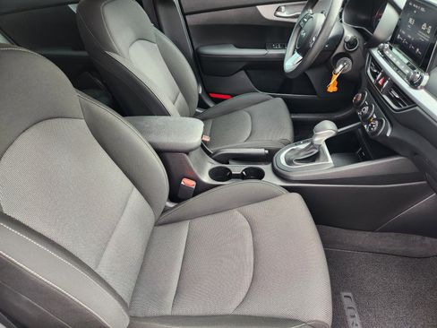 Used 2023 Kia Forte LXS FWD image 11