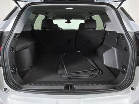 Used 2023 GMC Terrain SLE FWD image 28