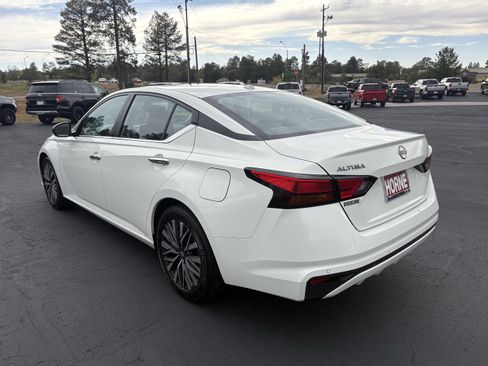 Used 2025 Nissan Altima 2.5 SV FWD image 5