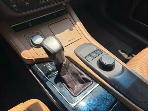 Used 2016 Lexus ES 350 w/ Premium Package w/Wood Trim FWD image 30