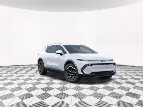 New 2026 Chevrolet Equinox EV LT image 9