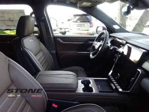 New 2026 GMC Acadia Denali Ultimate image 16