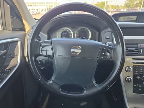 Used 2010 Volvo XC60 T6 AWD/4WD image 25