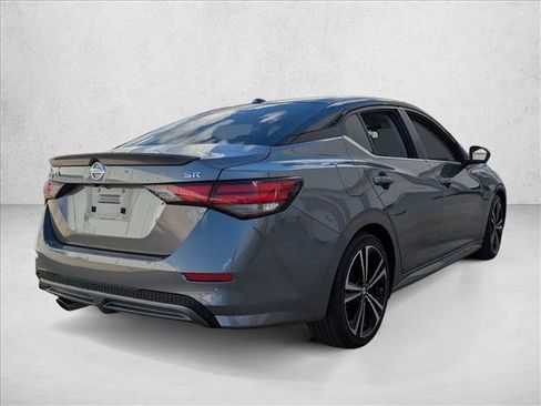 Used 2022 Nissan Sentra SR w/ SR Premium Package image 5