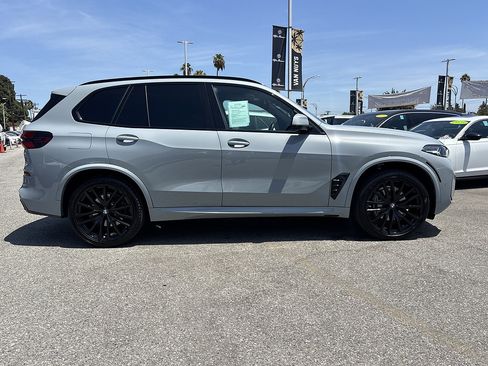 Used 2024 BMW X5 sDrive40i w/ M Sport Package RWD image 2