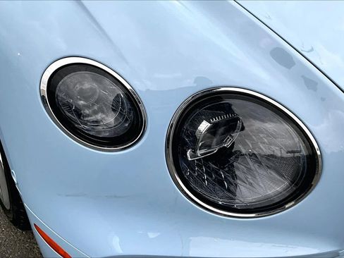 Used 2023 Bentley Continental GT Azure image 27