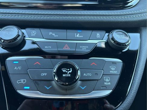 New 2026 Chrysler Pacifica Select image 18