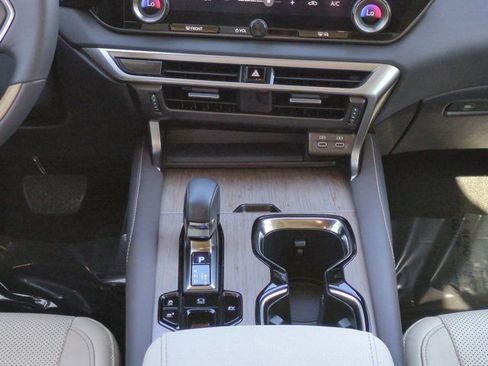 Used 2024 Lexus RX 350h image 18