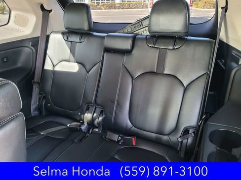 Used 2025 Honda Pilot Touring image 10