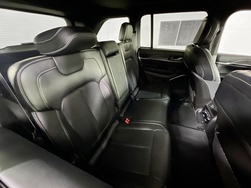 Used 2023 Jeep Grand Cherokee Overland image 27