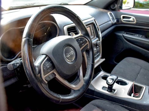 Used 2014 Jeep Grand Cherokee Laredo w/ Quick Order Package 23E AWD/4WD image 10