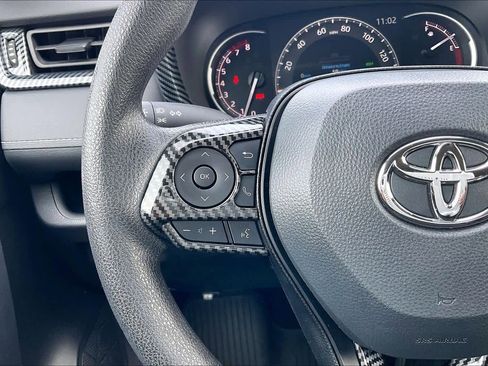 Used 2025 Toyota RAV4 XLE image 24