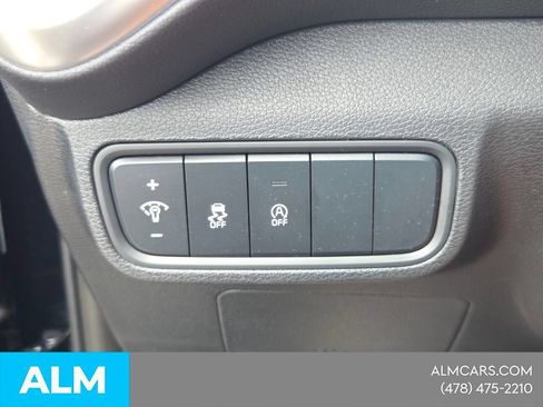 Used 2025 Kia Soul LX w/ LX Technology Package FWD image 25