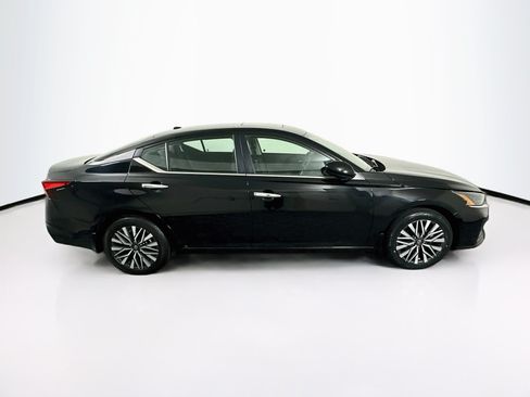 Used 2024 Nissan Altima 2.5 SV w/ SV Premium Package AWD/4WD image 10